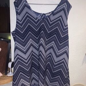 Liz Claiborne Navy & White Chevron Sleeveless Blouse